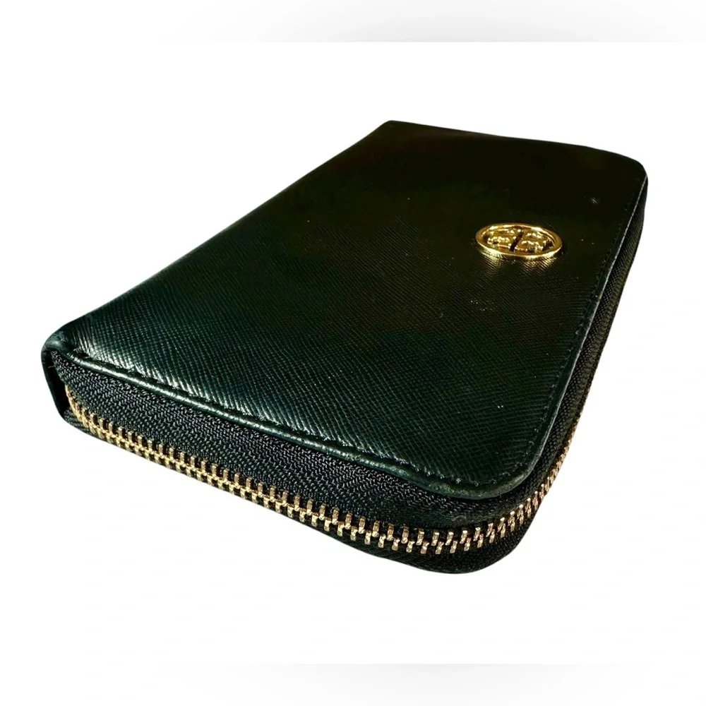 Tory Burch Zip Around Continental Wallet in black - Picture 5 of 10